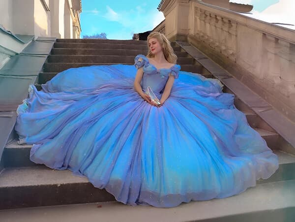 Bild von Ballkleider - Eleganz trifft Fantasie